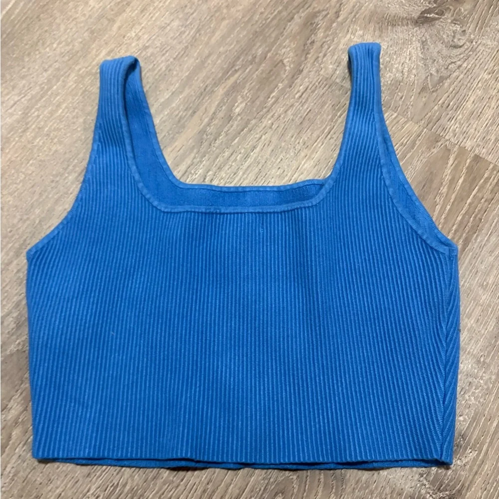 House of Harlow 1960 Blue Ribbed Crop Top - Picture 2 of 3